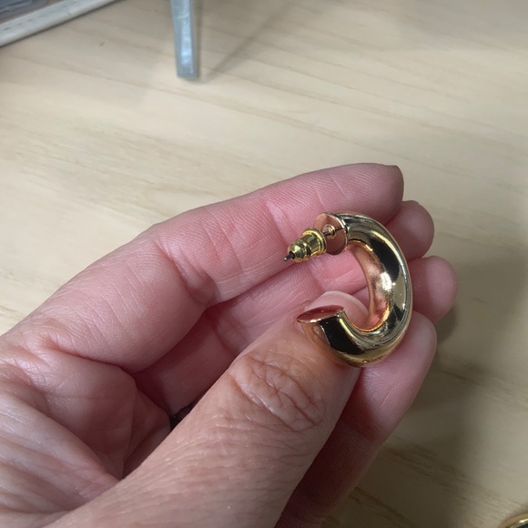 Gold-Colored Helium Hoop Earrings New - Picture 2 of 4